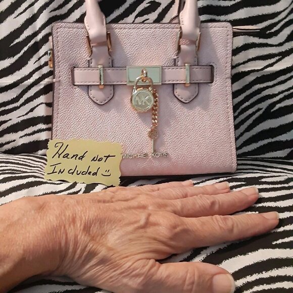 Michael Kors RARE RETIRED STYLE- SO DARN CUTE TINY PINK CROSSBODY BAG OR HANDLES - Picture 11 of 11